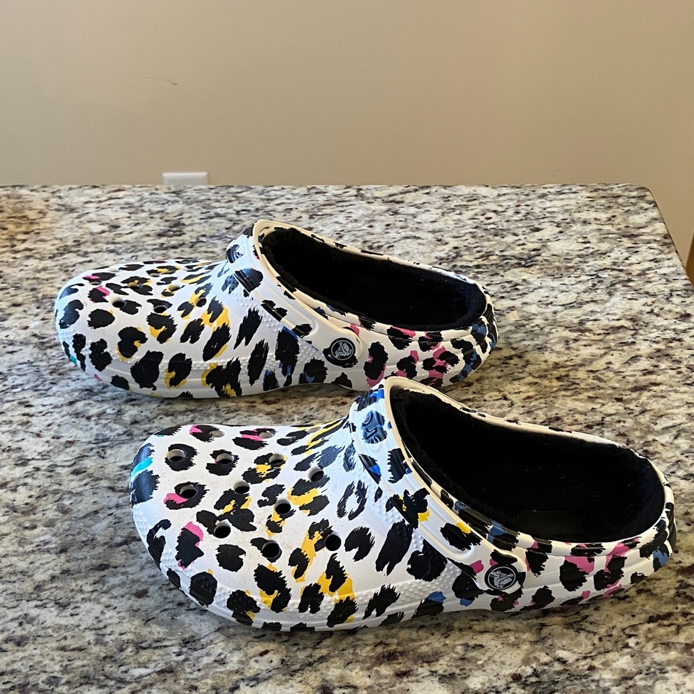 Crocs Classic Lined Clogs Leopard Print Mens 8 Womens 10 Slip-On Comfort Shoes - Picture 6 of 10